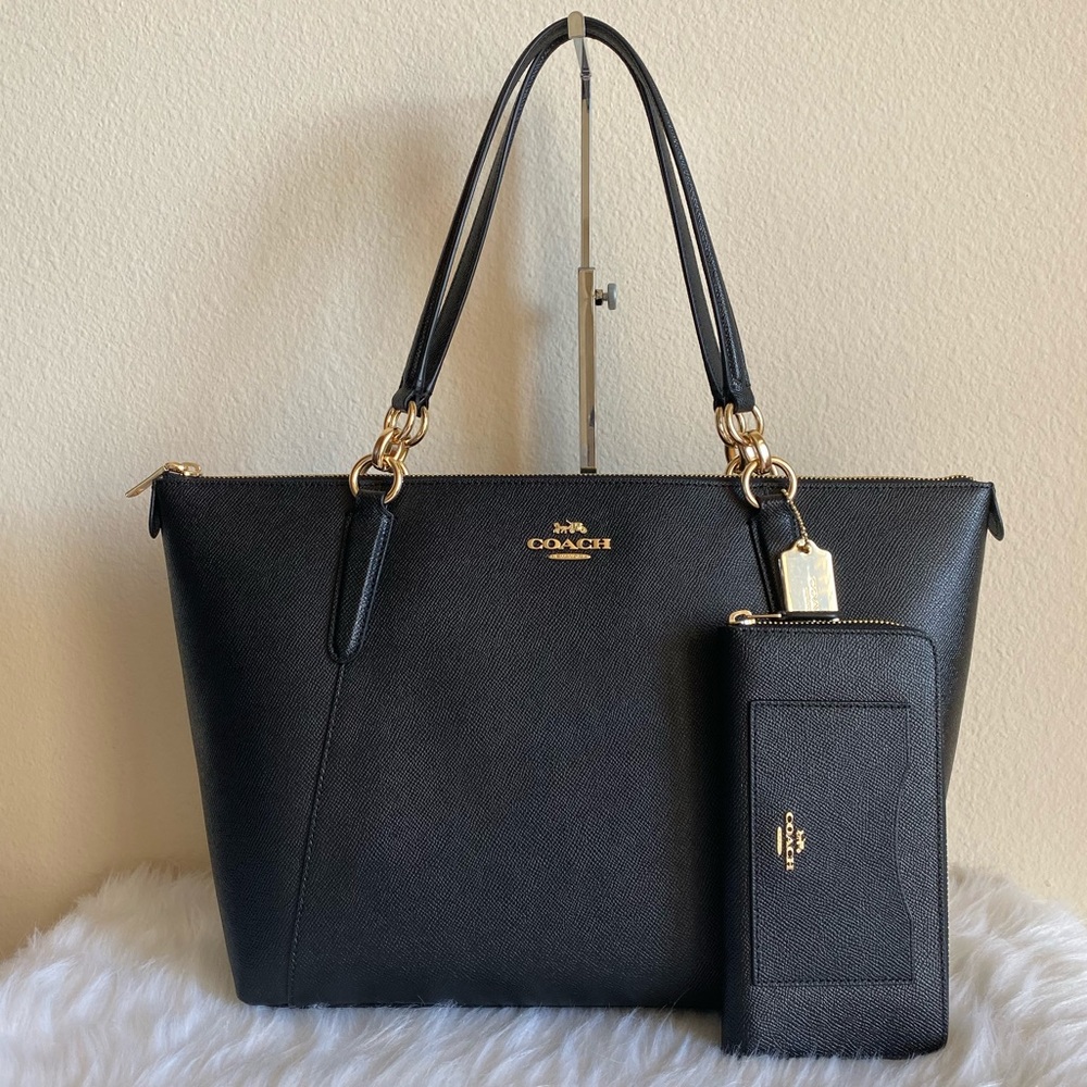 Coach purse and wallet set